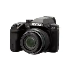 Svart Pentax X5 kamera med zoomobjektiv.