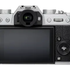 Fuji XT20 i silver med stor skärm och reglage. Perfekt för att fånga dina minnen.