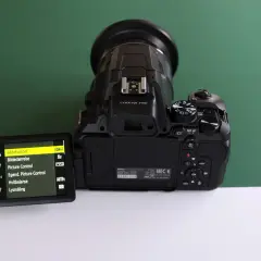 Nikon Coolpix P950 test. Kamerameny med inställningar som bildkvalitet, bildstorlek och vitbalans.