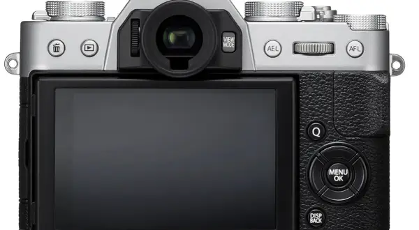 Fuji XT20 i silver med stor skärm och reglage. Perfekt för att fånga dina minnen.