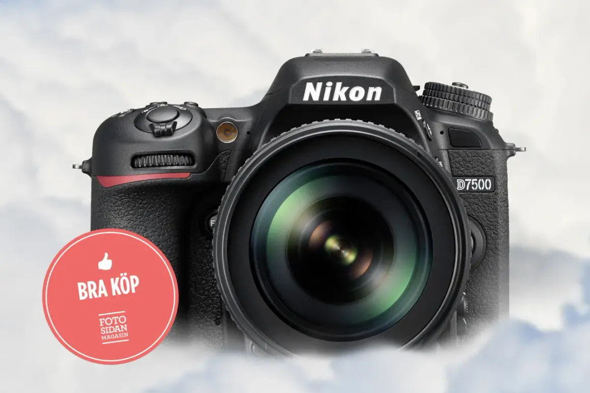 Nikon D7500 test: en professionell systemkamera med stort objektiv, omgiven av moln. "Bra köp" sticker på sidan.