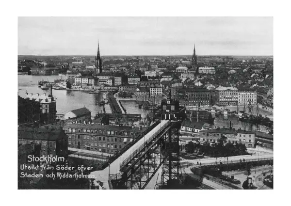 Gamla stockholmsbilder: vy över Södermalm, Riddarholmen och Stadsholmen med broar och fartyg.